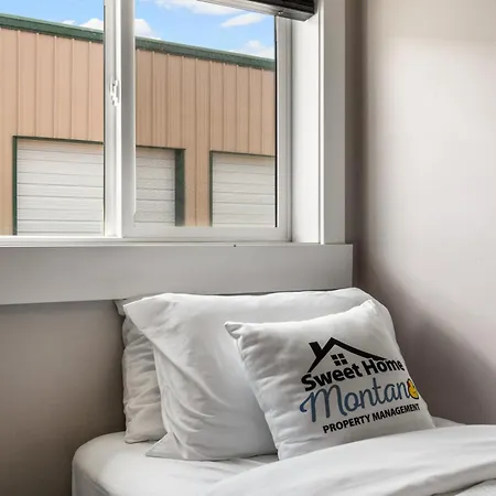 The Yellowstone Hideaway Unit C